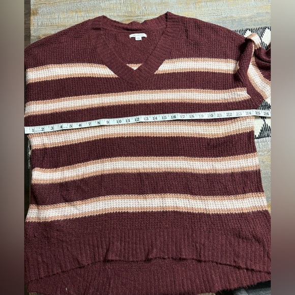 American Eagle Outfitters V-Neck striped sweater - Picture 6 of 9